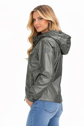 CHAQUETA DE MUJER CORTAVIENTOS CON CAPUCHA VERDE M