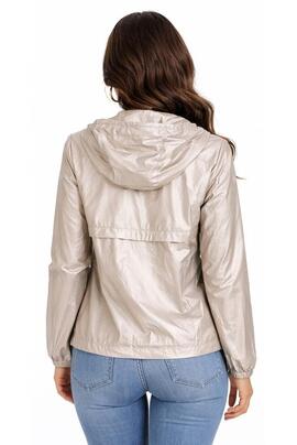 CHAQUETA DE MUJER CORTAVIENTOS CON CAPUCHA BEIGE METALIZADO