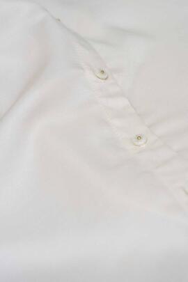 BLUSA BÁSICA FLUIDA SIN MANGAS BEIGE