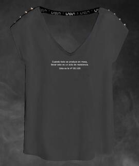 CAMISETA DE MUJER LASAL CORAZONES NEGRO DESGASTADO