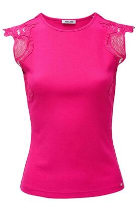 TOP ACANALADO CON APLIQUES DE ENCAJE COLOR FUCSIA