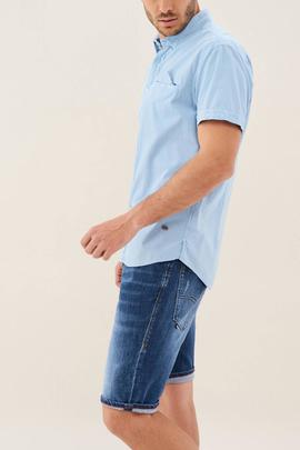 CAMISA DE COLOR LAVADO SLIM FIT CELESTE