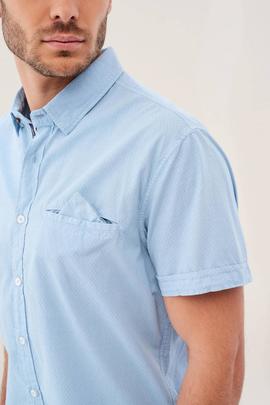 CAMISA DE COLOR LAVADO SLIM FIT CELESTE